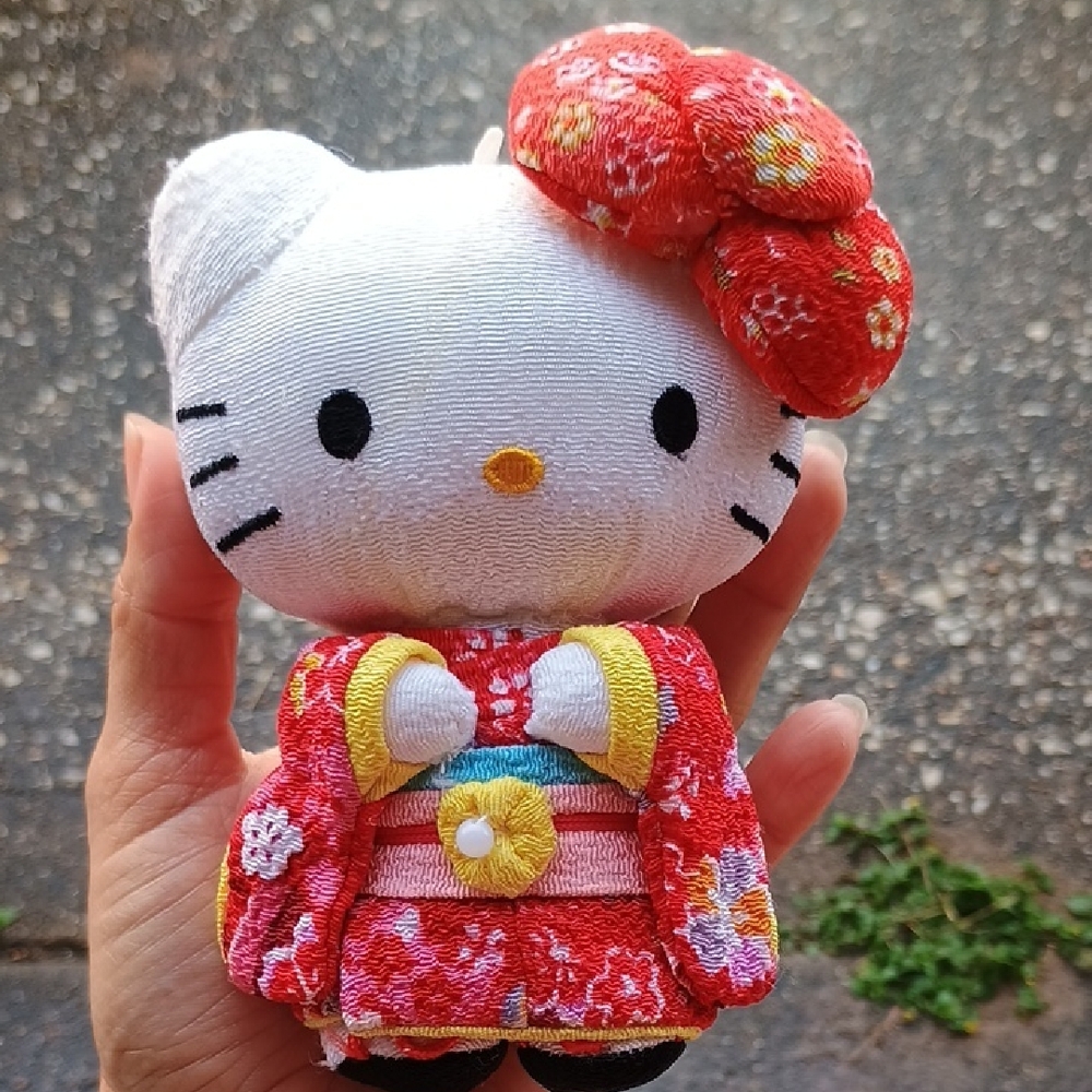 Sanrio Hello Kitty in Red and White Kimono